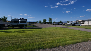 Henrie's Hitch N Post RV Resort